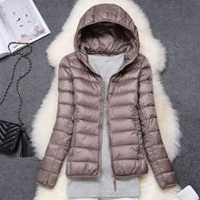 Load image into Gallery viewer, Hiver femmes ultraléger mince doudoune blanc canard vers le bas à capuche vestes à manches longues manteau chaud Parka femme Portable Outwear
